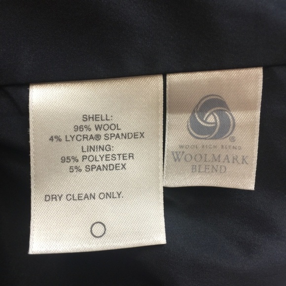 CLASSIQUES ENTIER Petite Black Blazer 6P EUC - Picture 7 of 8